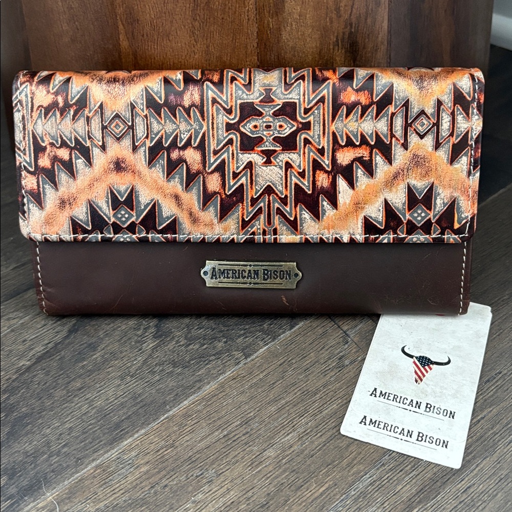 American Bison Genuine Leather wallet,Aztec print.6 card,zip back & inner,checks